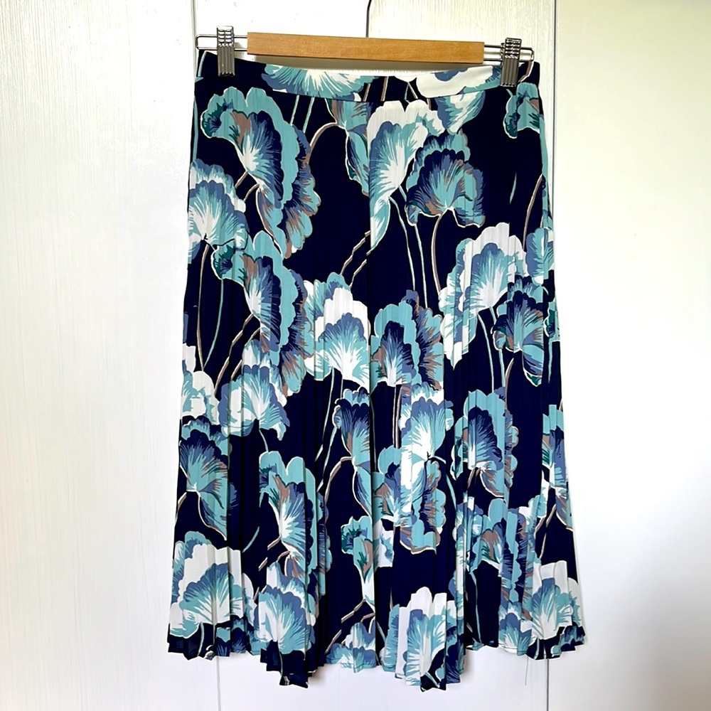 Ann Taylor pleated midi skirt, size 4P